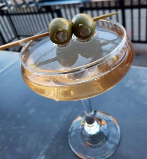 Happy Hour - Pearl Dive