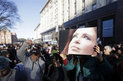 Cristina Fernández De Kirchner Reaparece Tras Su Intento De Asesinato