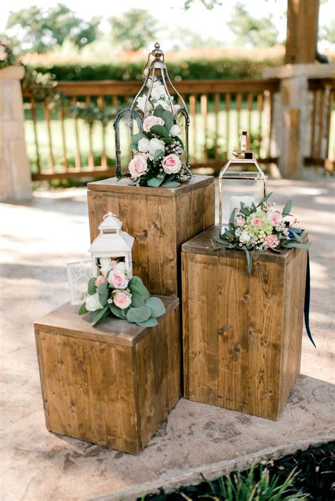 Rustic Outdoor Wedding Ceremony Decorations