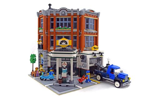 Corner Garage - LEGO set #10264-1 (Building Sets > City > Modular ...