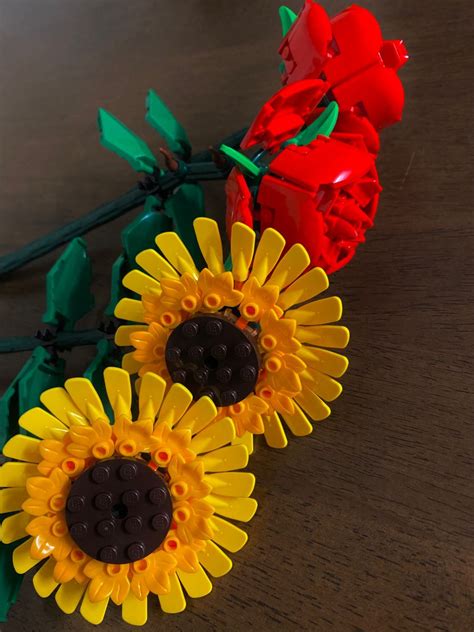 lego flowers🥰 | Lego flower, Cool lego creations, Legos