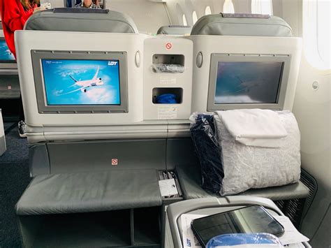 Lot Polish Airlines Lo31 Business Class Boeing 787 8 Budapest Bud To Chicago O Hare Ord