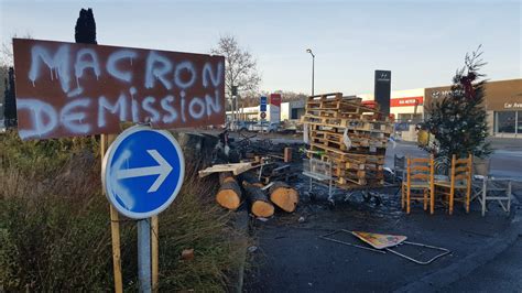 Social Photos Forbach La Cabane Des Gilets Jaunes A Br L