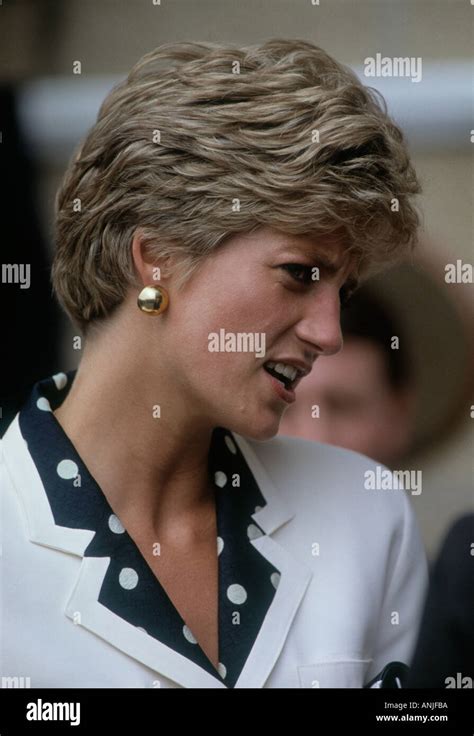 Her royal highness princess diana hi-res stock photography and images ...