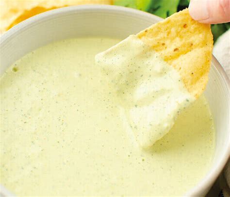 Chuy’s Creamy Jalapeño Dip Recipe - KeepSpicy