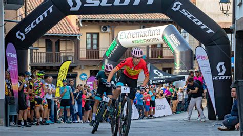 ISBSPORT TRIPLETE EN LA PICOTA BIKE RACE