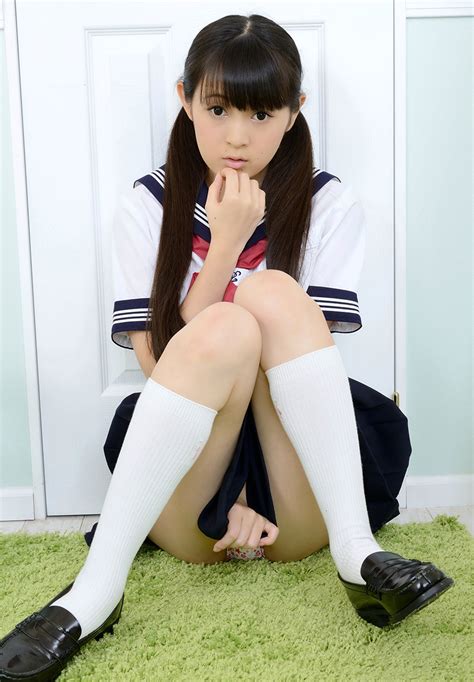 JapaneseThumbs AV Idol Rika Momohara 桃原里香 Photo Gallery 1