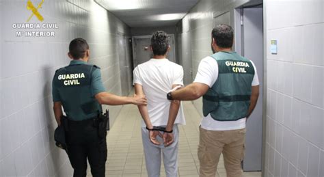 La Guardia Civil Detiene A Tres Personas Por Un Delito De Homicidio En