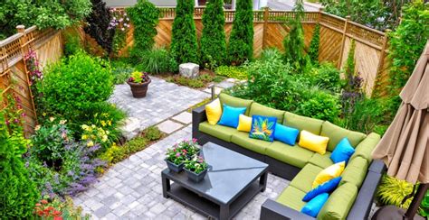 10 conseils pour embellir son jardin Pergola Garage et Aménagement