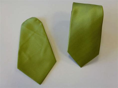 Corbata Microfibra Falso Liso 8 Cm Y Pañuelo Verde Manzana