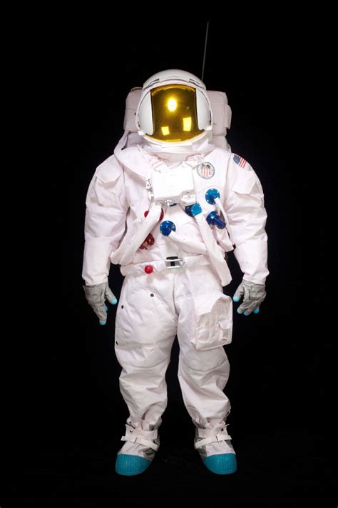 ᐈ Detailed Guide: What is an Astronaut Spacesuit