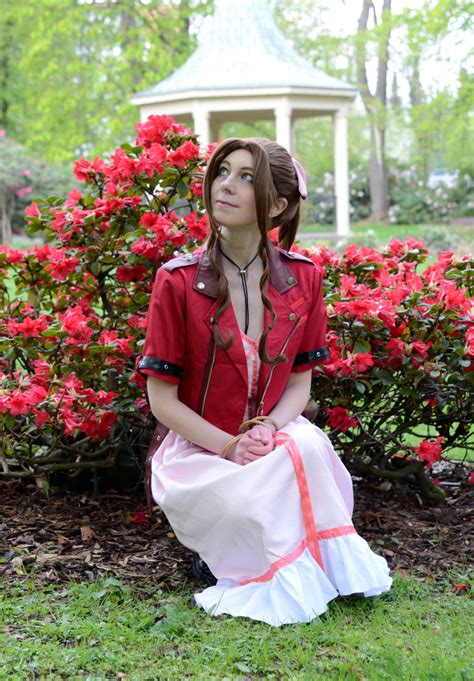 Aerith Gainsborough - Final Fantasy VII by Yuninka2 on DeviantArt