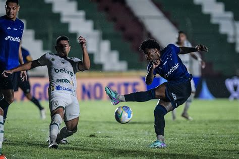 Sousa marca duas vezes no final e Cruzeiro dá adeus à Copa do Brasil