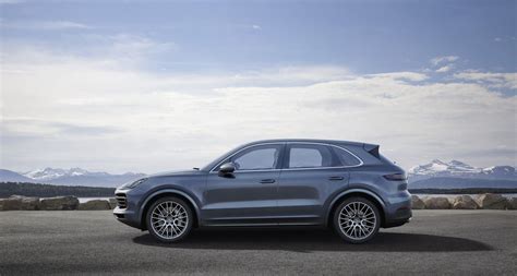 The Porsche Cayenne Has A Familiar Face That Hides New Insides