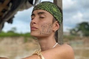 Longe da folia Maria Casadevall faz retiro na Amazônia namorada