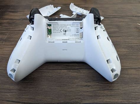 How To Take Apart An Xbox One Controller