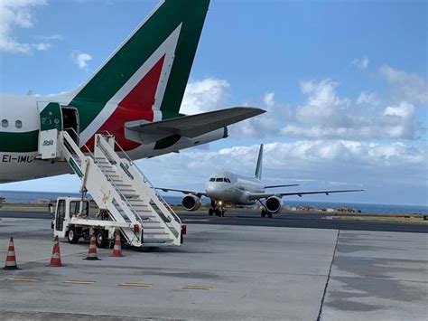 Aeroporto Di Reggio Calabria Riapre La Biglietteria Alitalia Dal 1