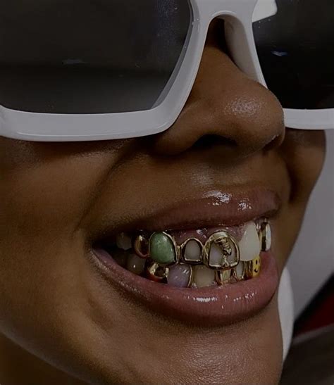 Pin By Aurelia St Clair On I Love Grillz In Grillz Teeth Gold