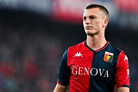 Official Fiorentina Finally Signs Albert Gu Mundsson From Genoa