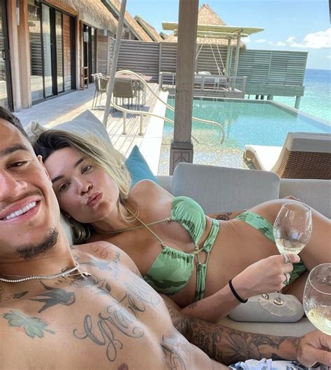 Philippe Coutinho Curte Lua De Mel Em Resort Di Rias De At R