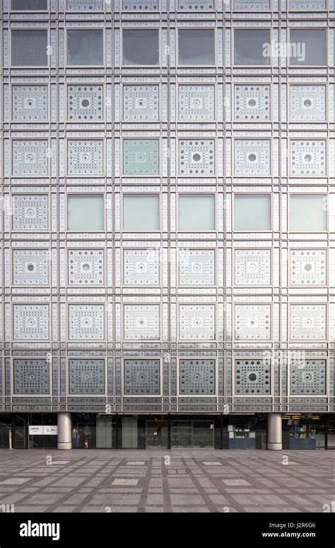 Institut Du Monde Arabe Facade