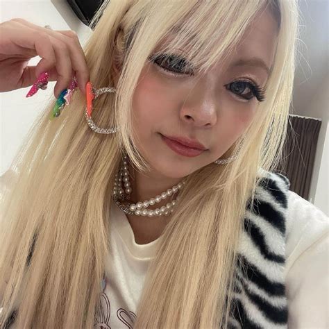 荒川さんのインスタグラム写真 荒川instagram 「前髪切った ️ ️ ️ ️ ️ ️ ️ ️ ️ ️ ️ ずっとやってみたかった