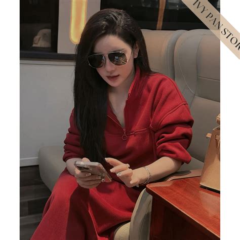 Set Đồ Nữ Mùa Đông Hot Trend Bộ Nỉ Nữ Với Áo Form Rộng Cổ Cao Phối Kèm Chân Váy Suông Cùng Màu