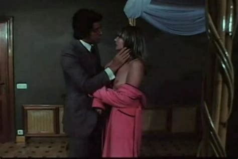 Naked Andrea Guzon in La frígida y la viciosa