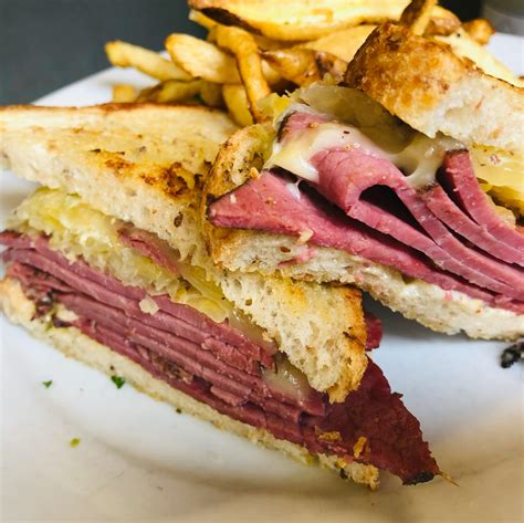 New York Style Pastrami Sandwich on Rye - Lunch - Circa Grill & Alehouse - American Restaurant ...