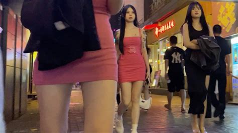 深夜的粉红色女郎，性感迷人可遇不可求！4k街拍中国酒吧街繁华夜市 4k Walk China ， Guangzhou Party，bar