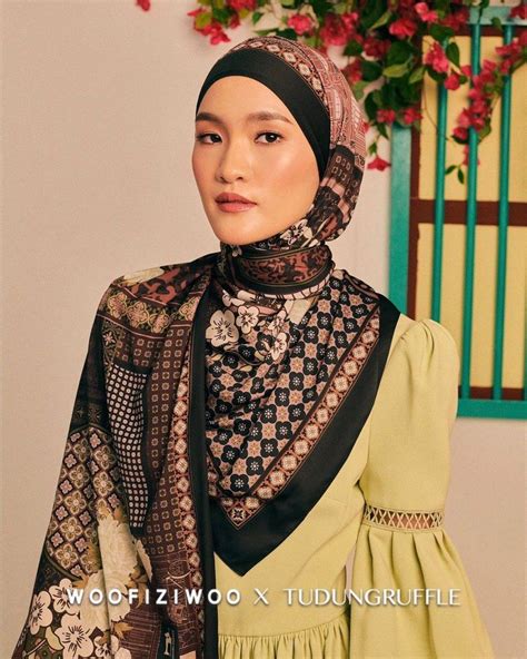 Tudung Ruffle X Woo Fizi Woo Mansion Onyx Shawl Womens Fashion