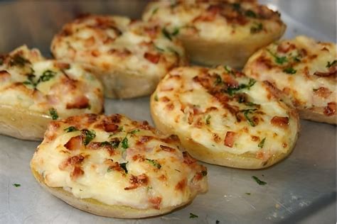 Batata Recheada Presunto E Queijo Deliciosa Assada E Gratinada No Forno