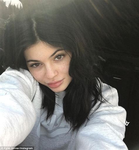 Kylie Jenner Backs Kim Kardashian On Twitter After Nude Photo Scandal