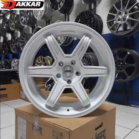 Jual Velg Racing R18 Warna Putih Untuk Hrv Xpander Innova Civic Camry