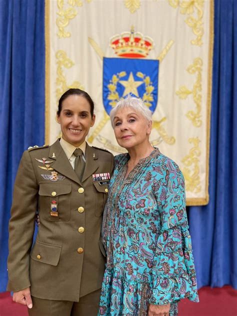 La Teniente coronel del Ejército del Aire Gala Gallego reconocida por