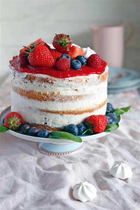 Naked Cake