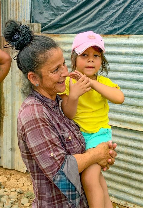 Alcalde Rafael Sánchez brindó ayuda a personas de bajos recursos