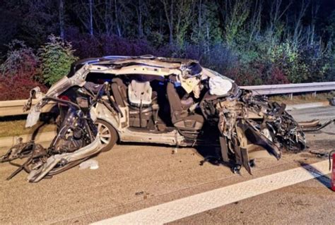 Schwerer Unfall Auf A14 Bei Naunhof PKW Rammt LKW Mehrere Personen