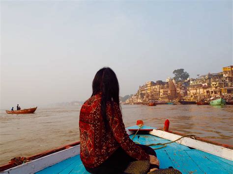 AN HONEST SOLO FEMALE TRAVEL GUIDE TO VARANASI - Third Eye Traveller