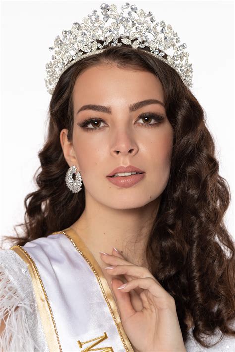 Galerie Foto Miss Universe România 2021 Va Defila într O Rochie De 20