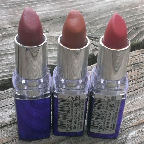 There S Always Time For Lipstick Review Rimmel Moisture Renew Lipstick In To Nude Or Not To