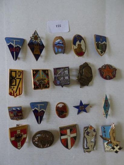 Lot De 20 Env Insignes De Linfanterie Lot 155 Aguttes