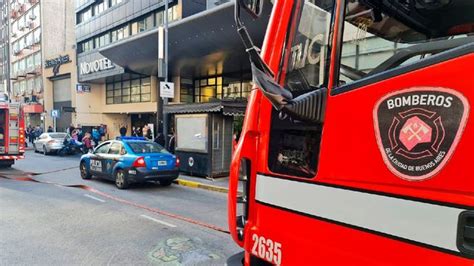 Incendio En El Centro Porteño Provocó Evacuados Y Caos De Tránsito