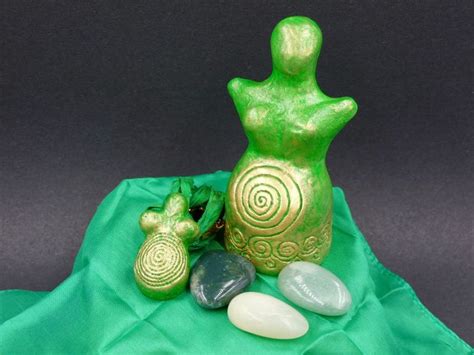 Goddess T Set Green Earthdeva