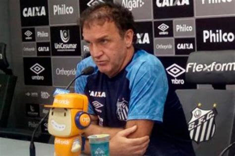 Santos anuncia o retorno do técnico Cuca para disputa do Brasileirão