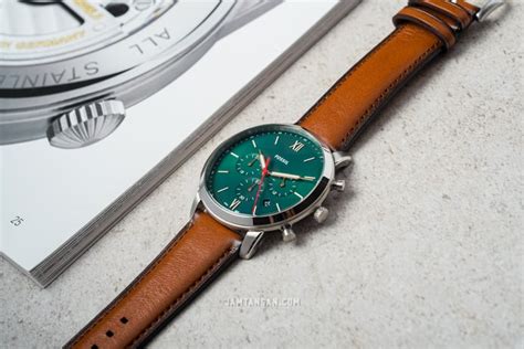 Fossil Neutra Fs Chronograph Men Green Dial Brown Leather Strap