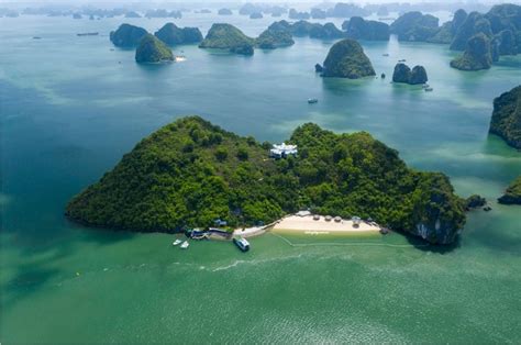 Ha Long Bay One Of Worlds 10 Most Beautiful Places