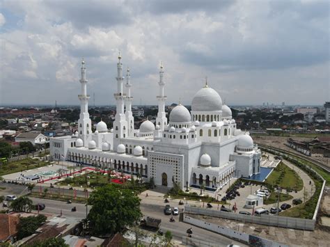 Tips Salat Tarawih Di Masjid Sheikh Zayed Solo