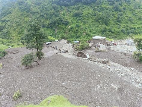 धार्चेको रेसे पहिरो भेटियो चार जनाको शव अझै एक जना बेपत्ता