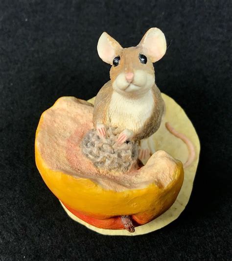 1993 Munro Retired After The Party Mouse With Peach Mm10090 Mint